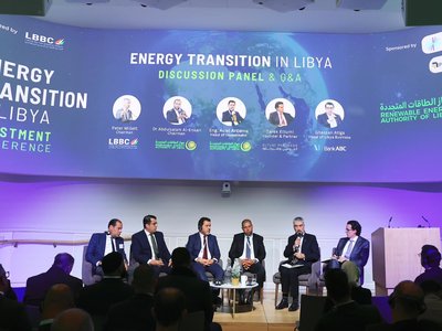 جهاز الطاقات المتجددة يشارك في مؤتمر تعزيز فرص الاستثمار البريطاني في قطاع الطاقة المتجددة – لندن 2025